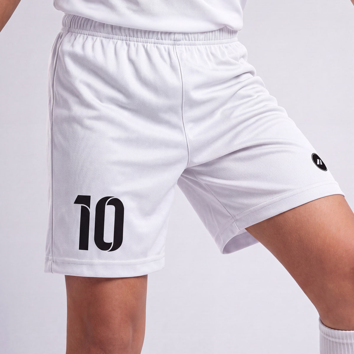 ZUMEL personalisierte weiße Fußballshorts für Kinder mit eigener Nummer