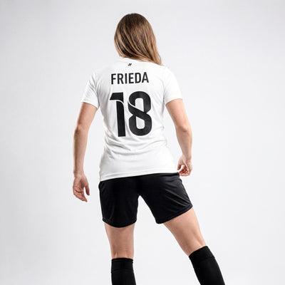 Rückansicht eines schwarzen Zumel Damen Fußballtrikots mit personalisiertem Namen und Rückennummer für Fußballmannschaften.